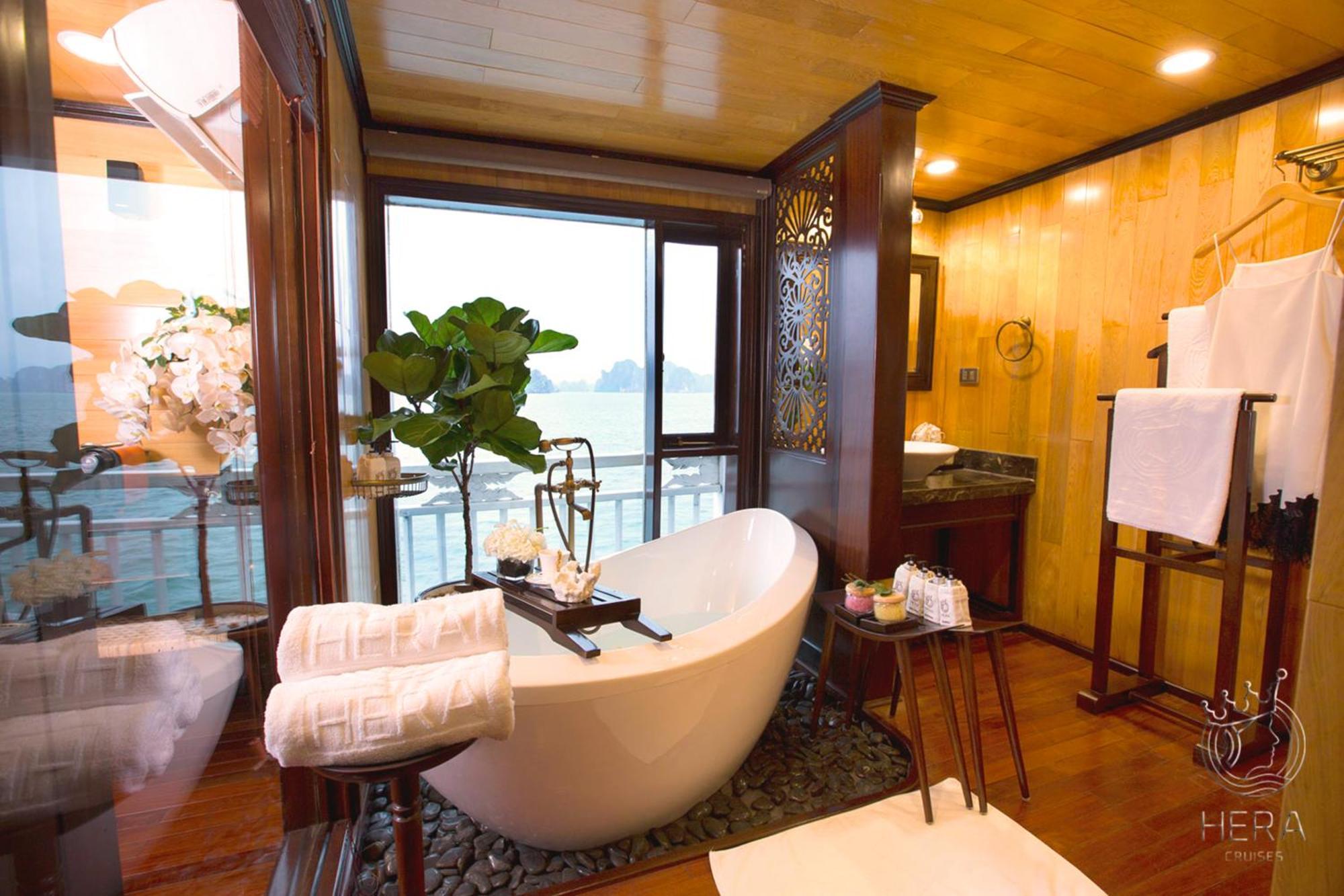 Hera Grand Luxury Cruise Hạ Long Ngoại thất bức ảnh