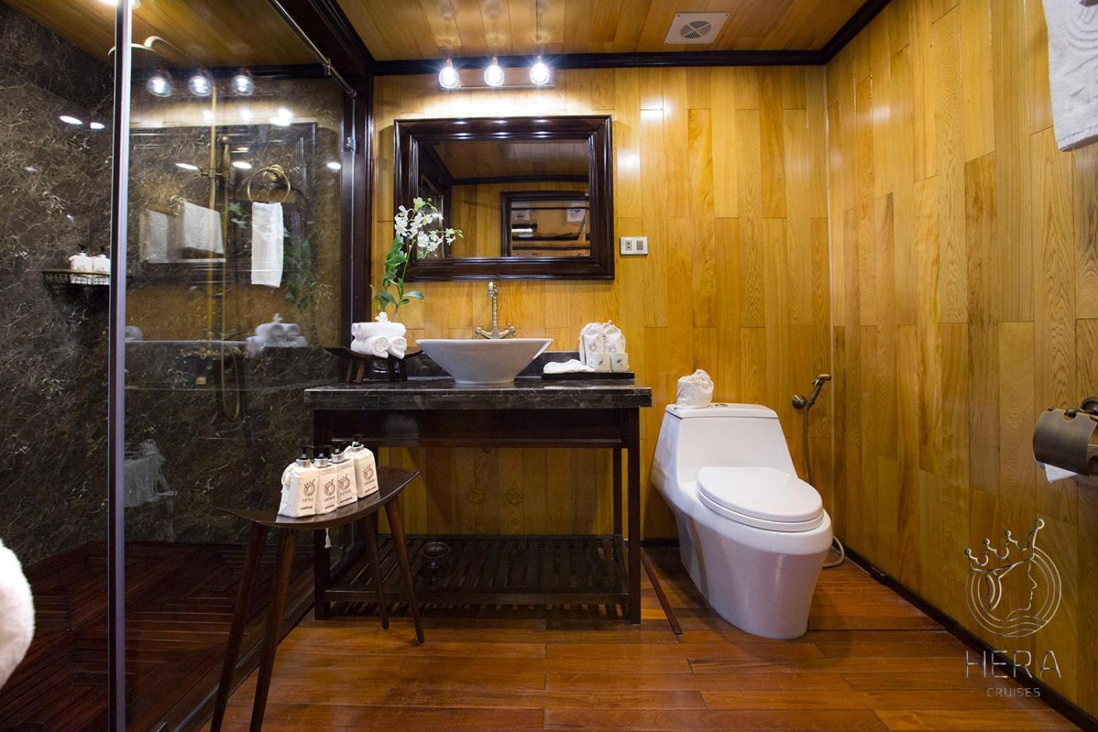 Hera Grand Luxury Cruise Hạ Long Ngoại thất bức ảnh