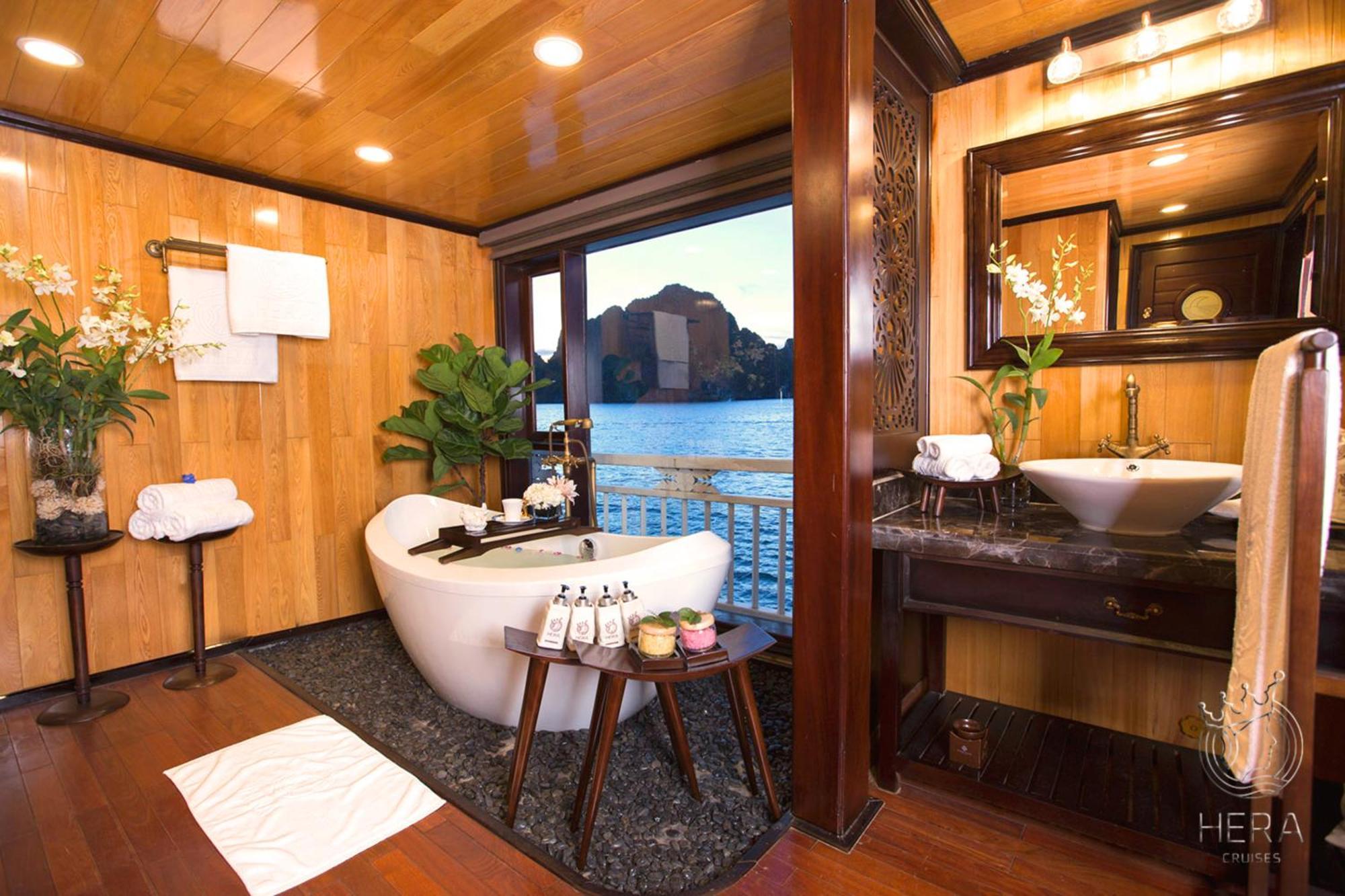 Hera Grand Luxury Cruise Hạ Long Ngoại thất bức ảnh