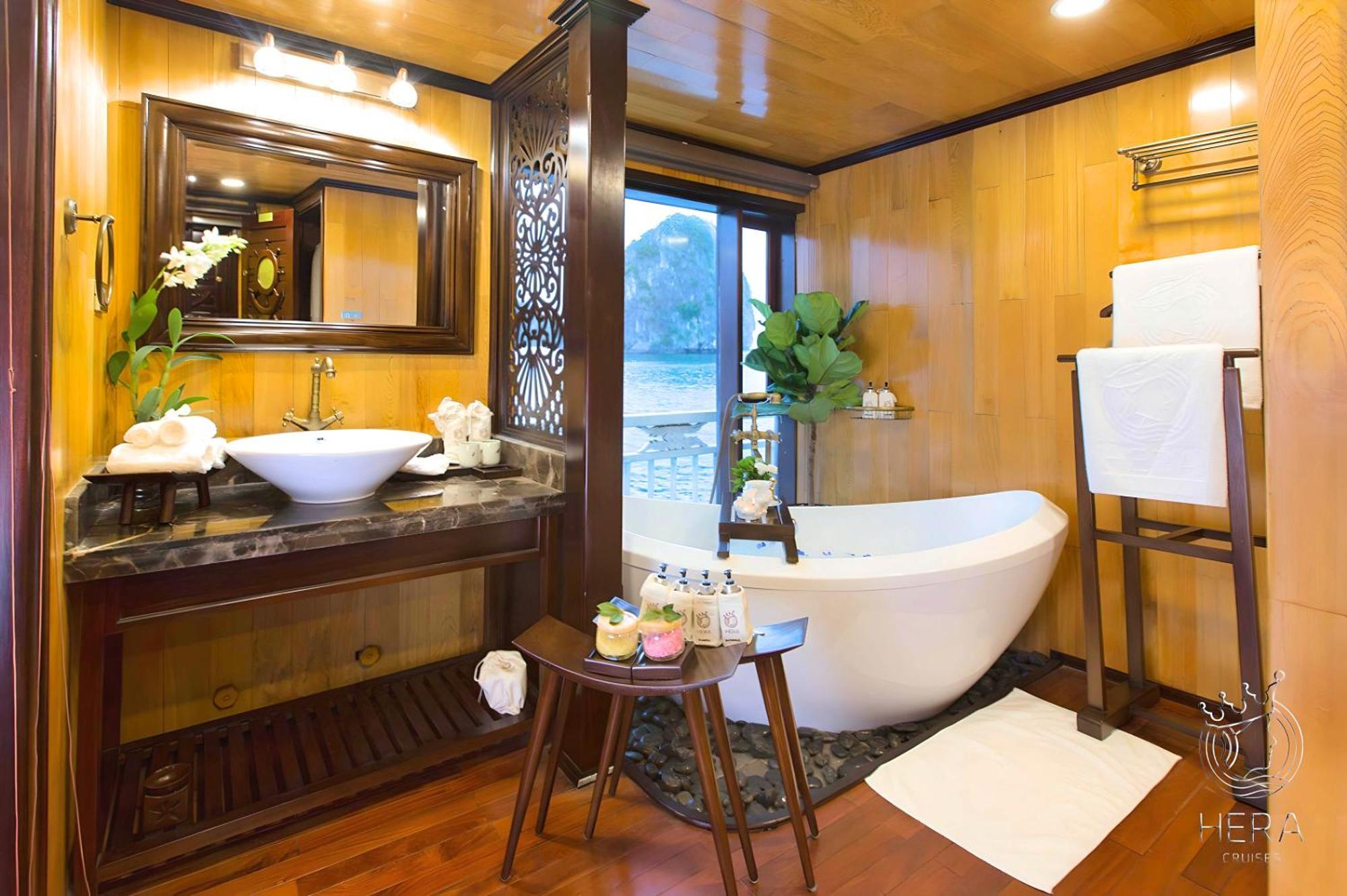 Hera Grand Luxury Cruise Hạ Long Ngoại thất bức ảnh