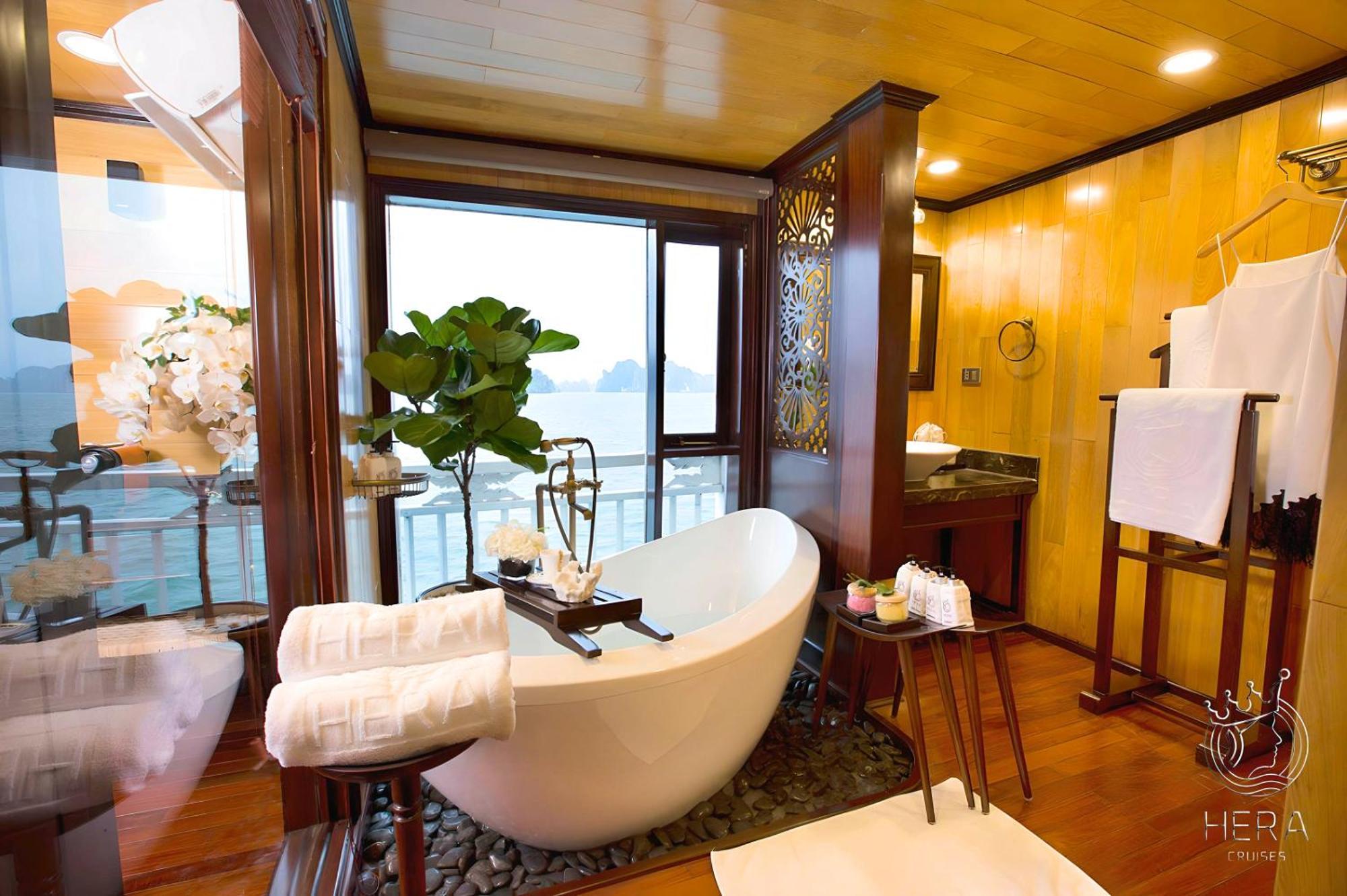 Hera Grand Luxury Cruise Hạ Long Ngoại thất bức ảnh